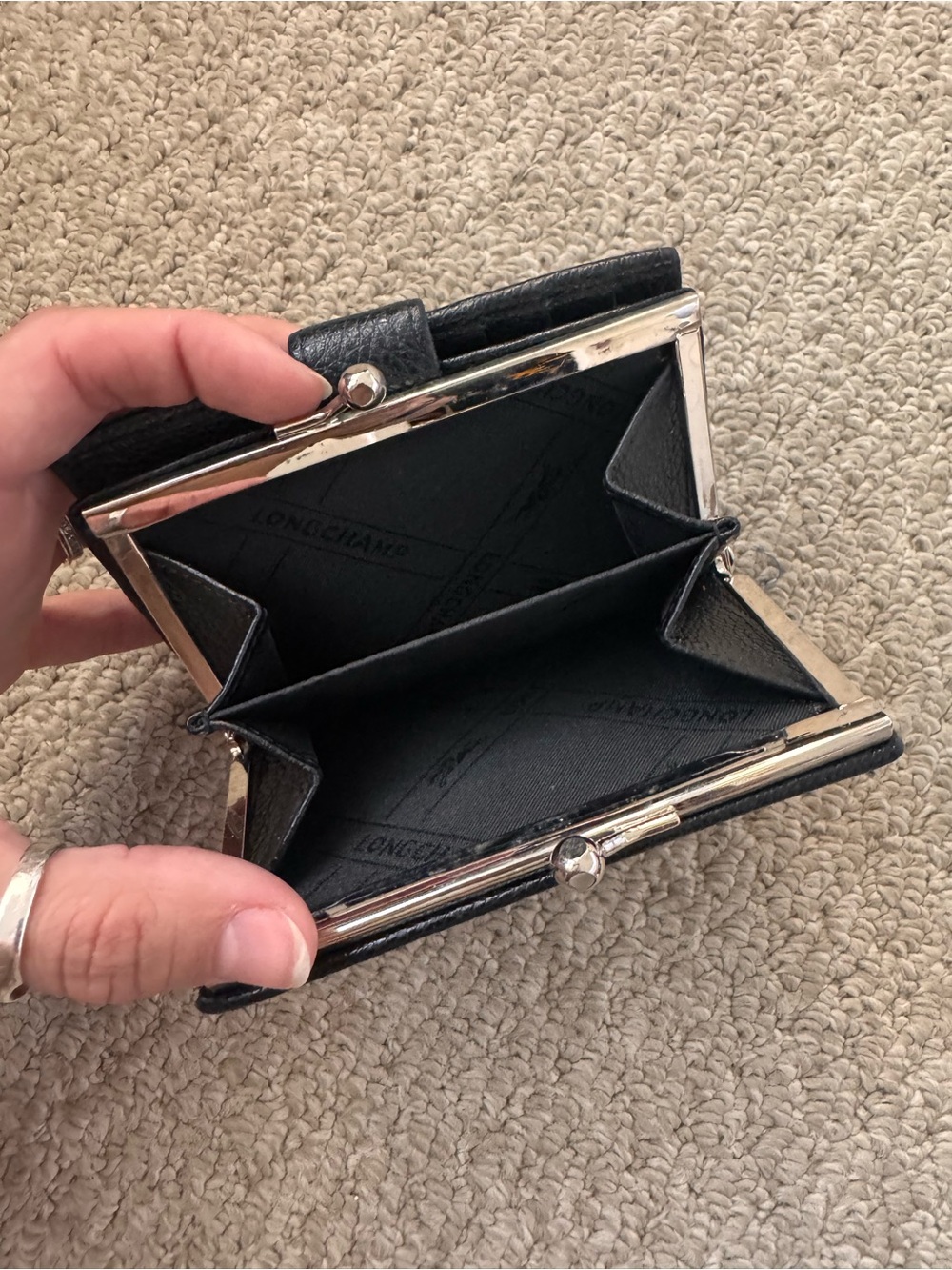 Longchamp Black Leather Bifold Wallet with Snap Closure - Picture 4 of 5